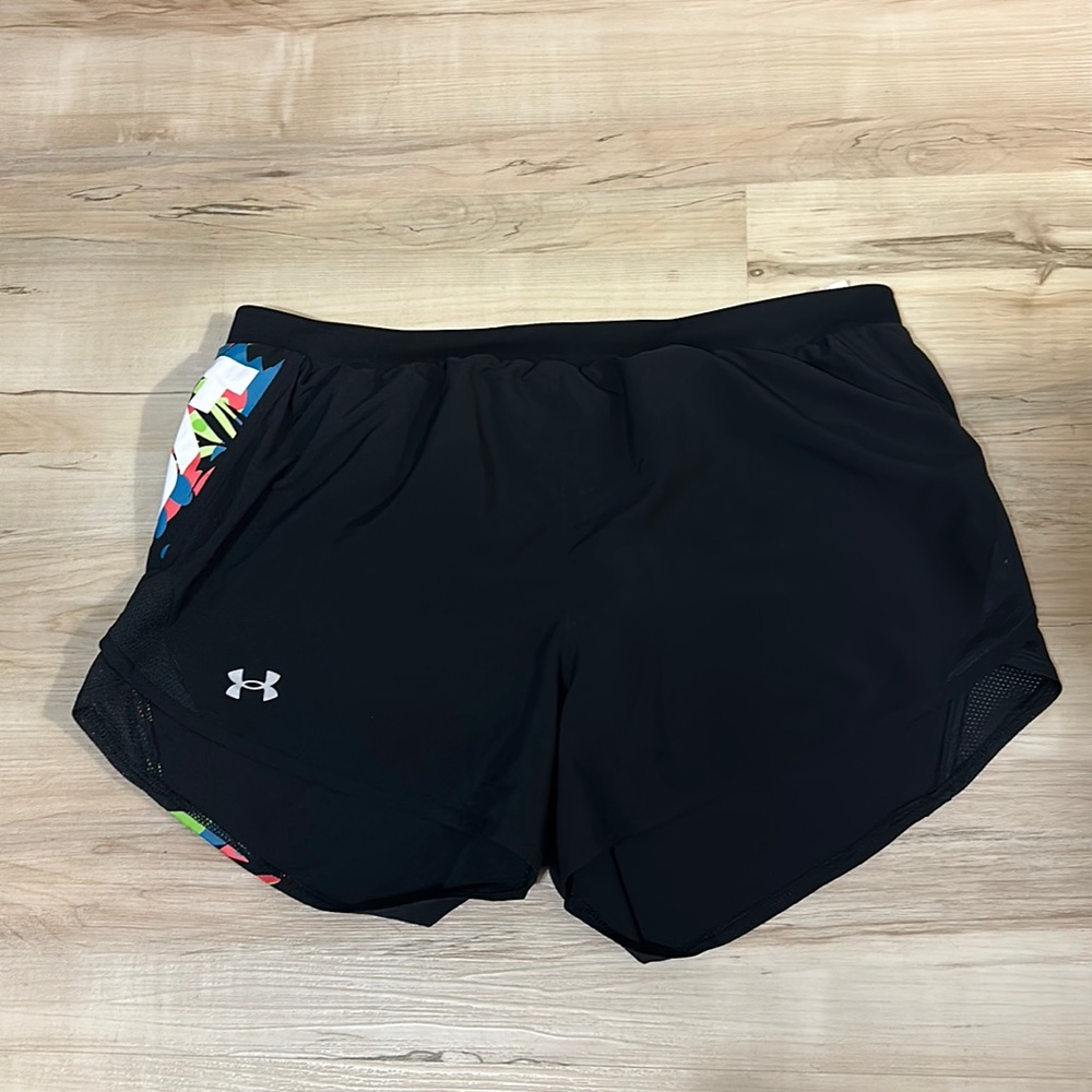 Under Armour - women's athletic drawstring shorts with inside pocket, size Large